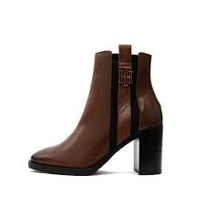 Th Interlock High Heel Boot