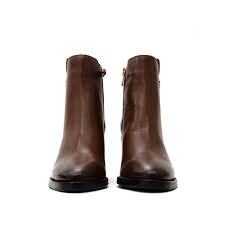 Th Interlock High Heel Boot thumbnail 2