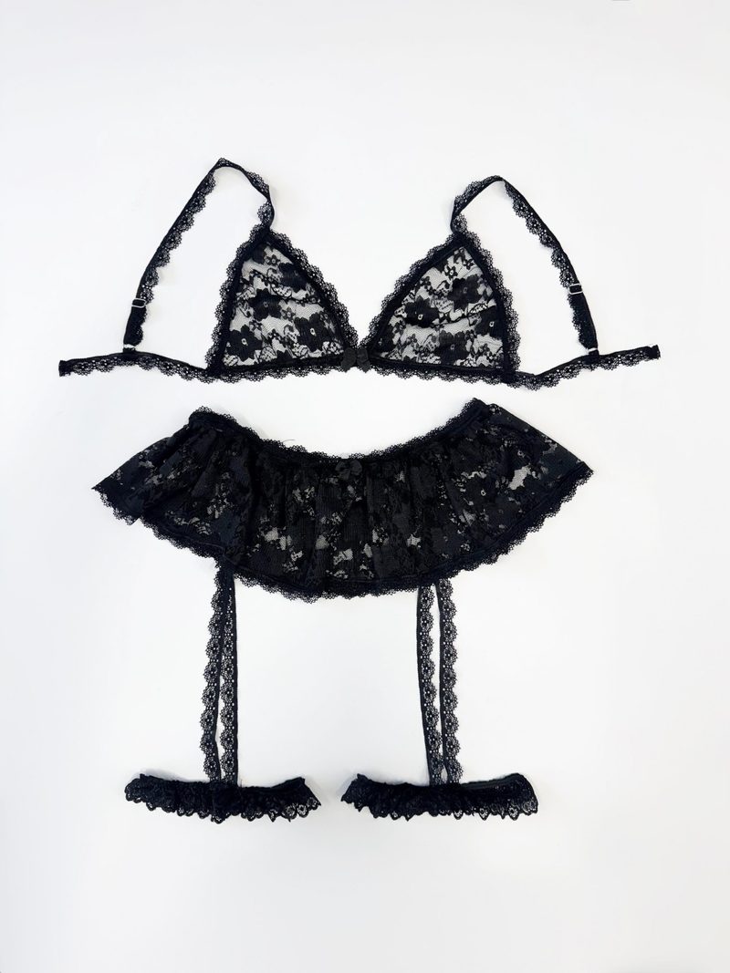 Nu-Set Me Dantellë Dhe Garter